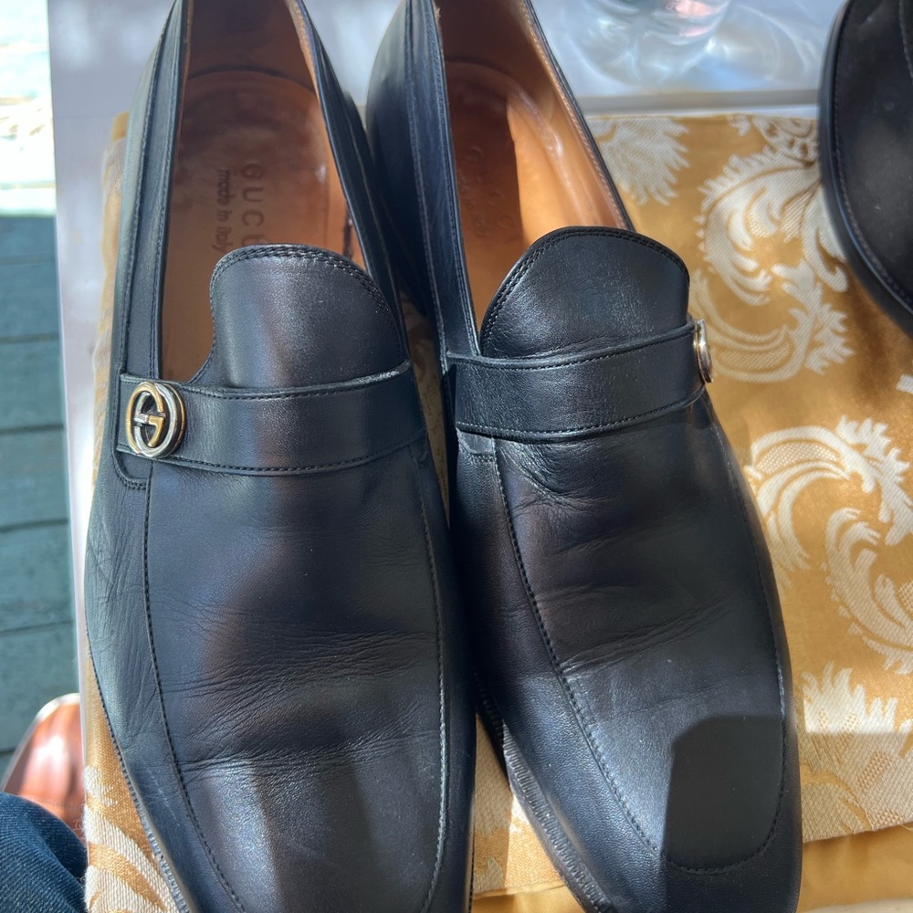 Gucci size 9.5 leather loafers